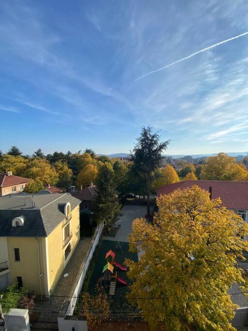Sunny Spacious Apartment In A Great Location Kazanlŭk Buitenkant foto